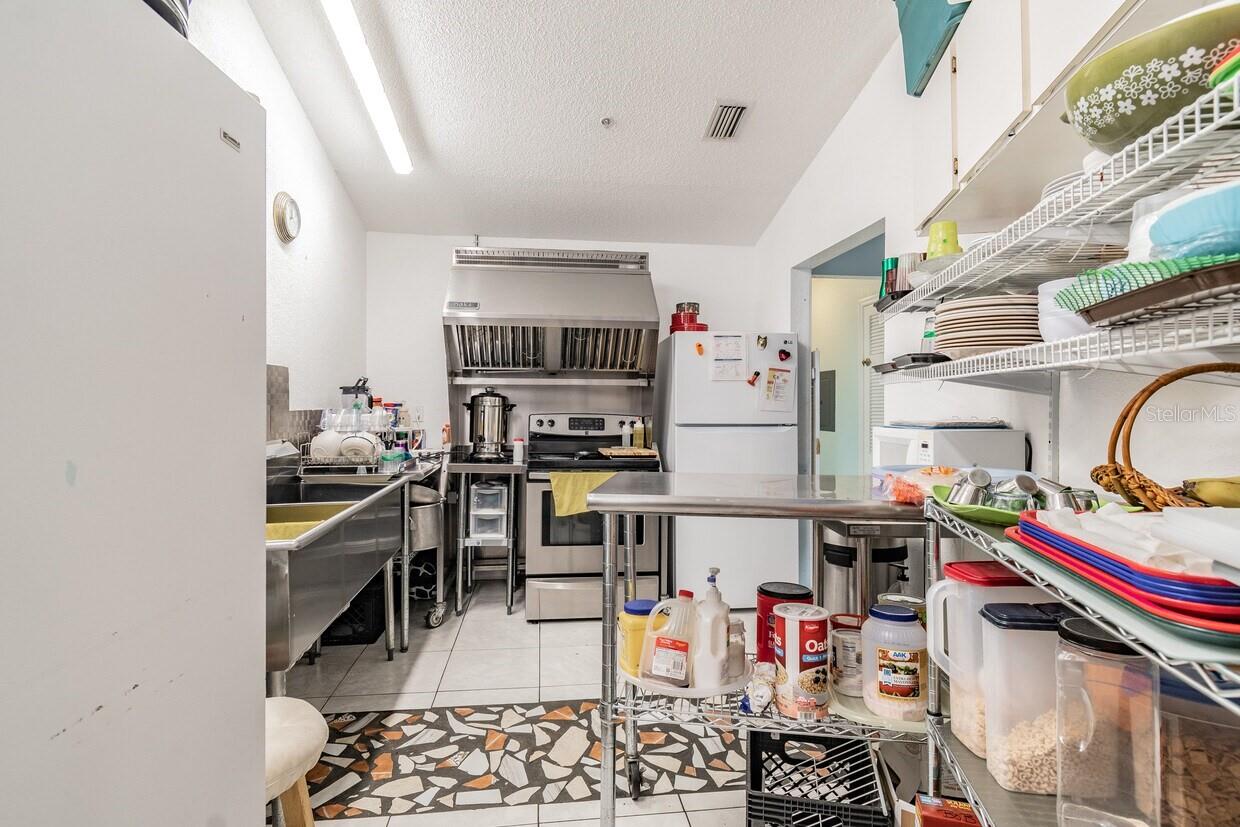 SPRING HILL - Commercial Sale