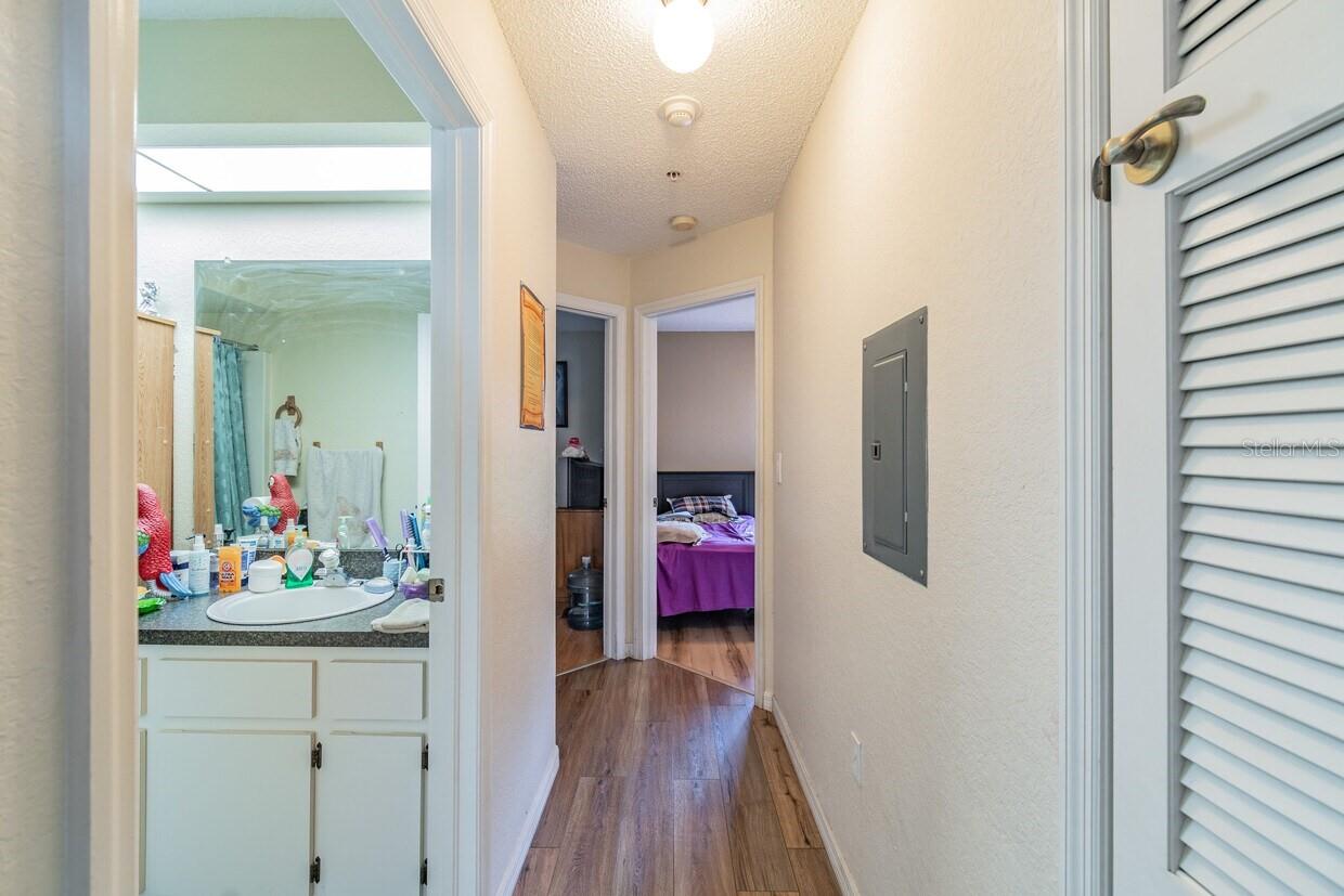 SPRING HILL - Commercial Sale