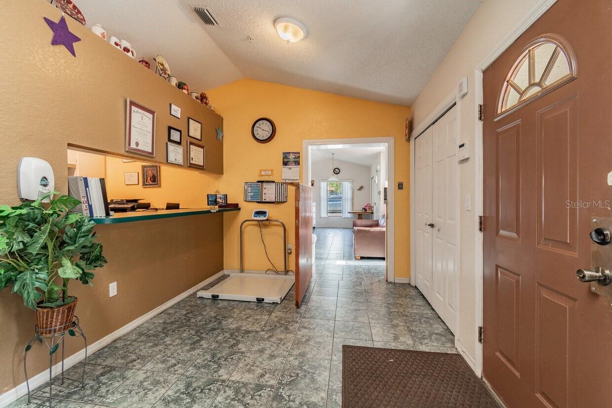 SPRING HILL - Commercial Sale