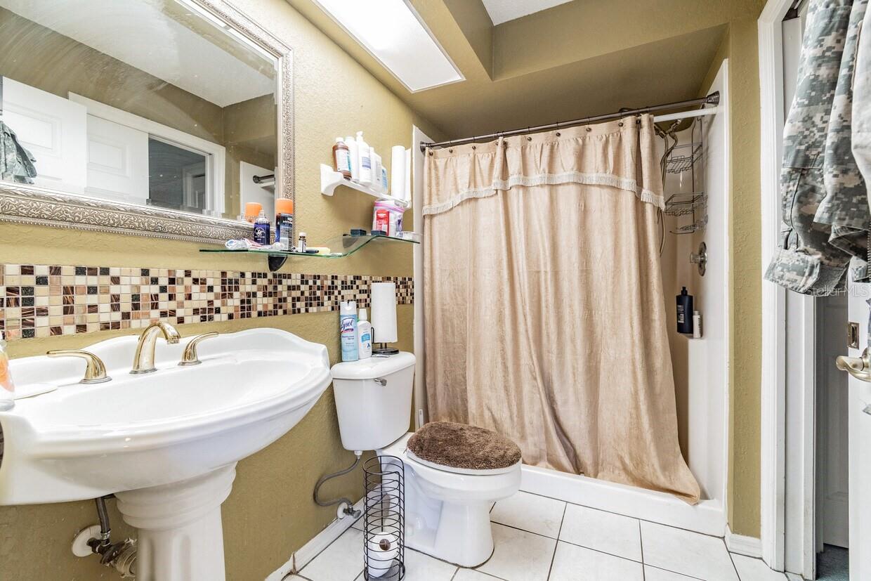 SPRING HILL - Commercial Sale