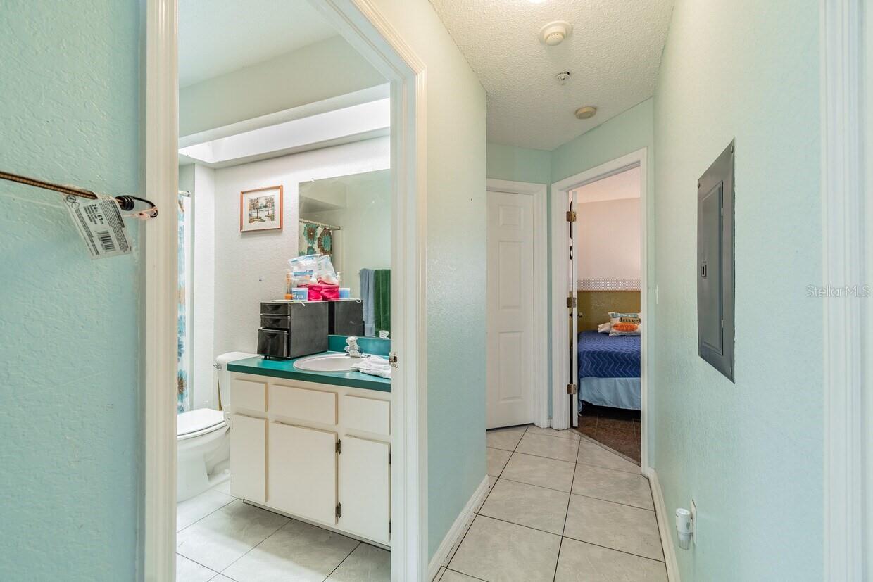 SPRING HILL - Commercial Sale