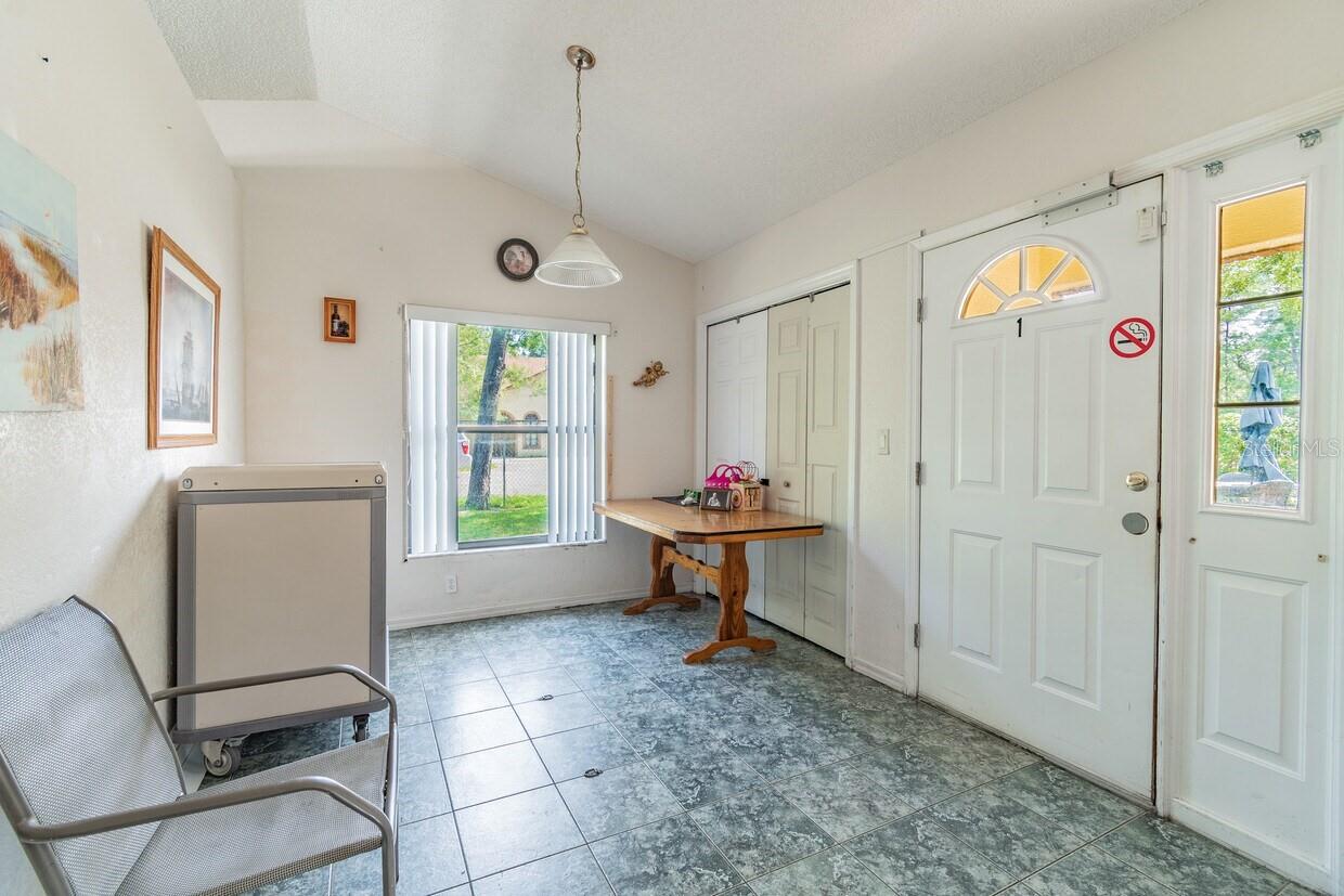 SPRING HILL - Commercial Sale