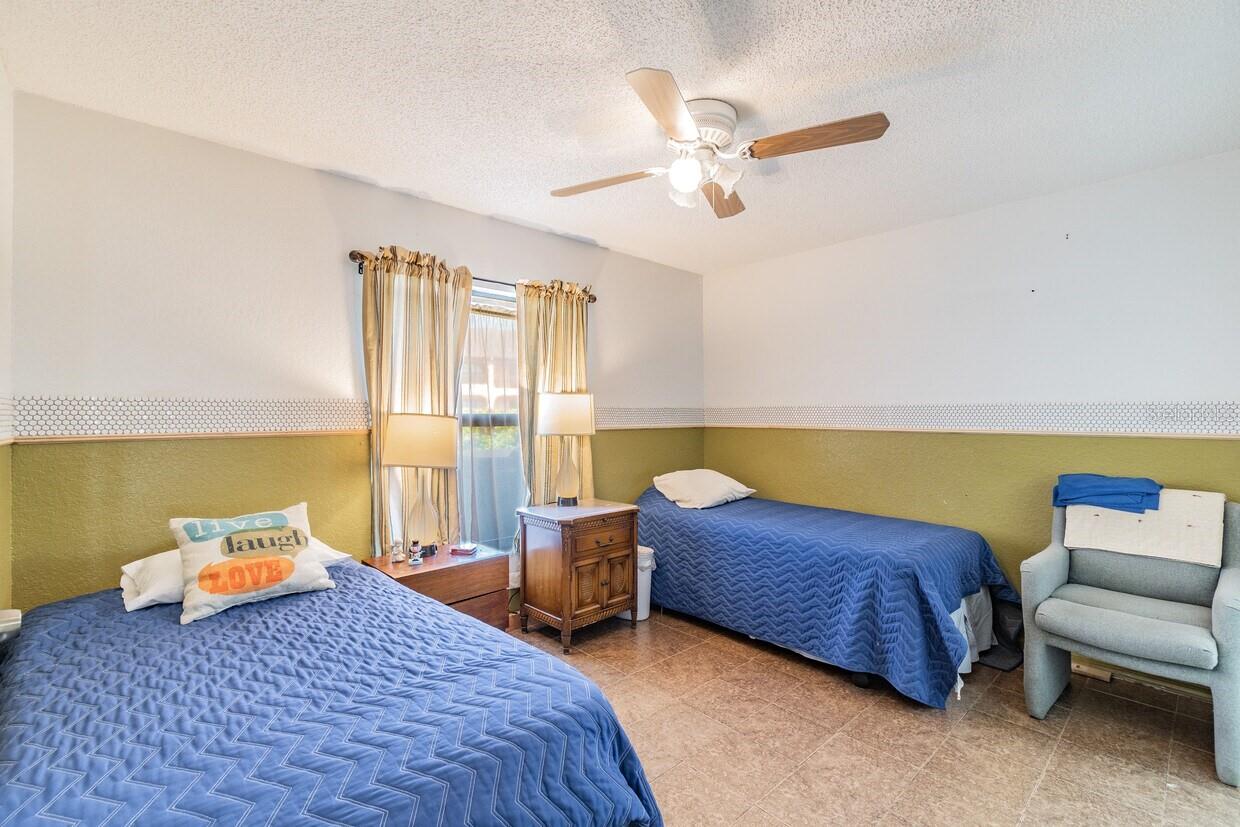 SPRING HILL - Commercial Sale