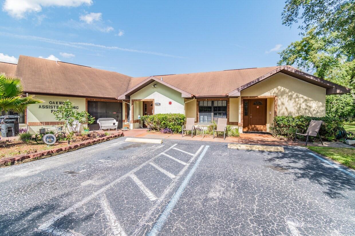 SPRING HILL - Commercial Sale