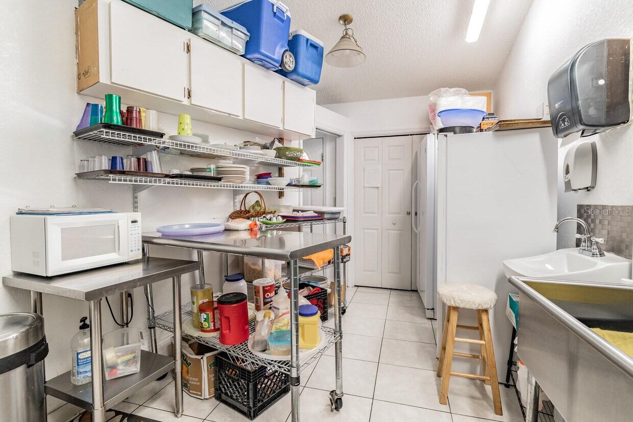 SPRING HILL - Commercial Sale