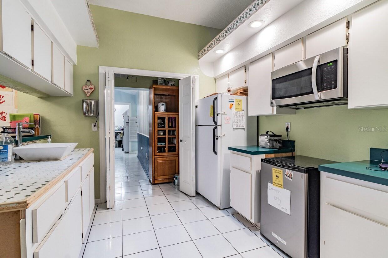 SPRING HILL - Commercial Sale