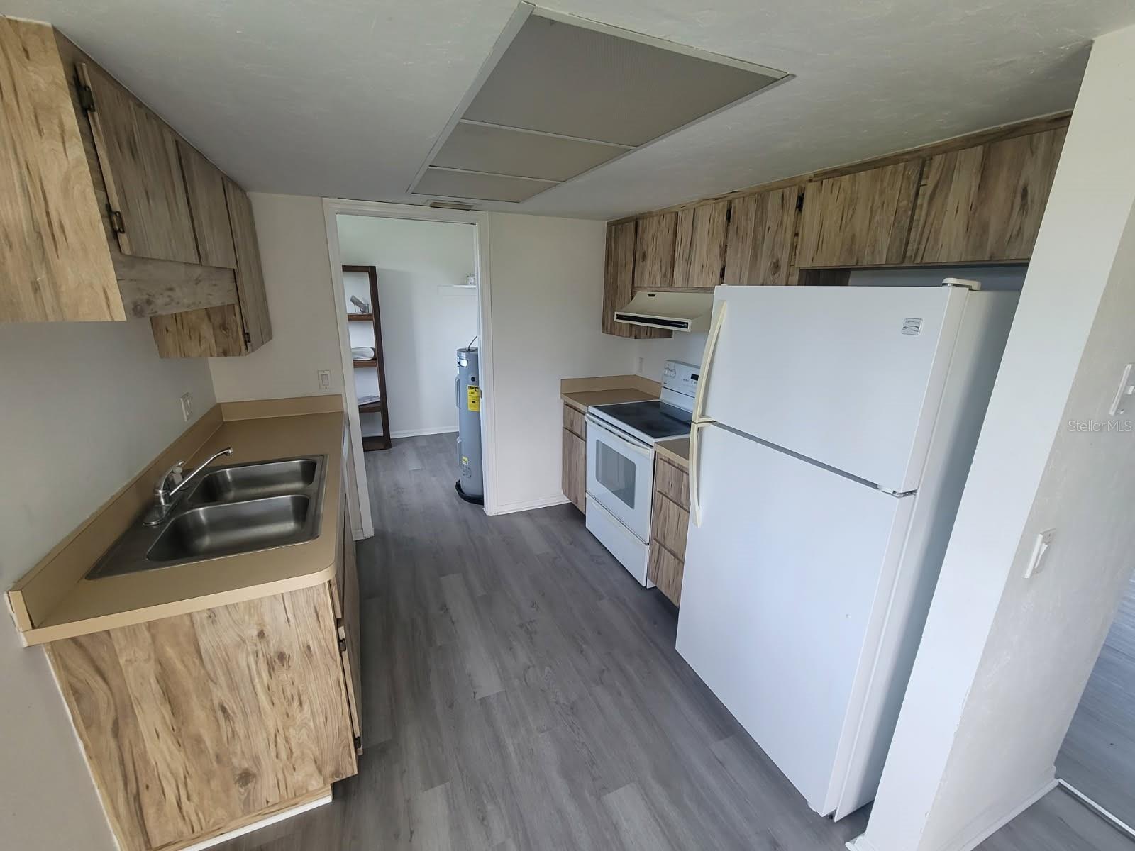 WESTCHESTER WOODS PH 02 - Residential Lease