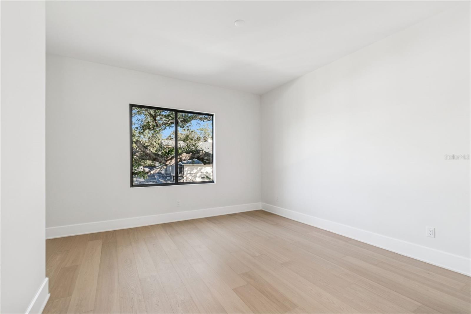 SUNSET PARK - Residential