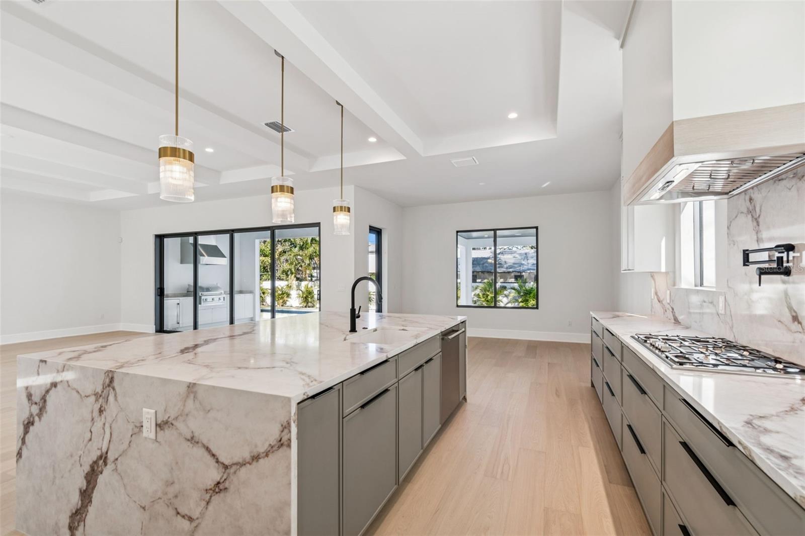 SUNSET PARK - Residential