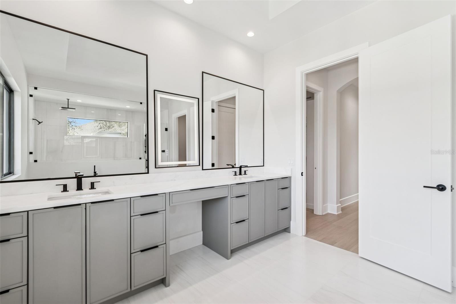 SUNSET PARK - Residential