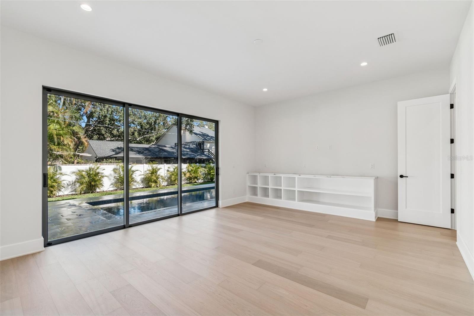 SUNSET PARK - Residential