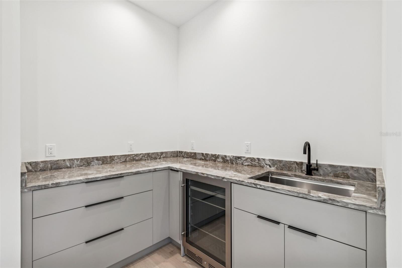 SUNSET PARK - Residential