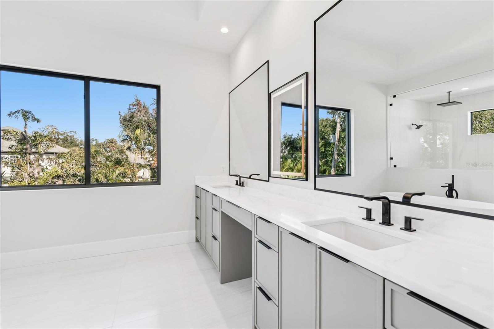 SUNSET PARK - Residential