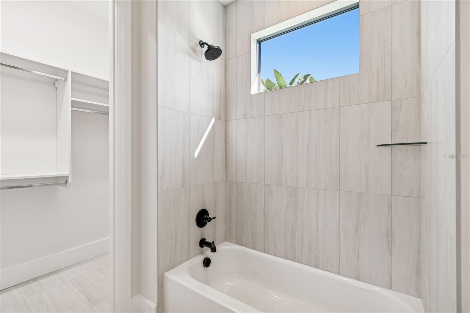 SUNSET PARK - Residential