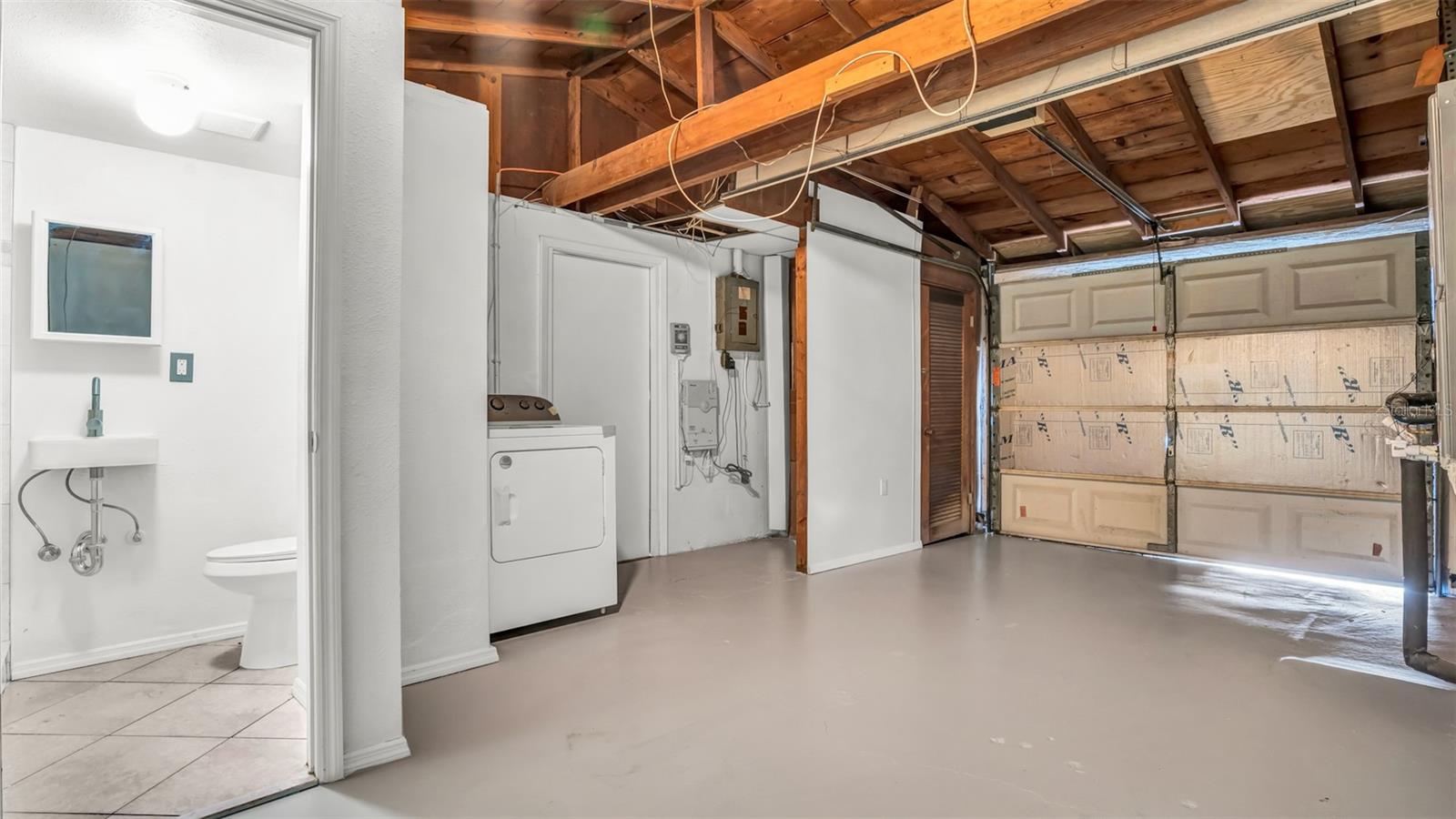 REGENCY PARK - Residential Lease