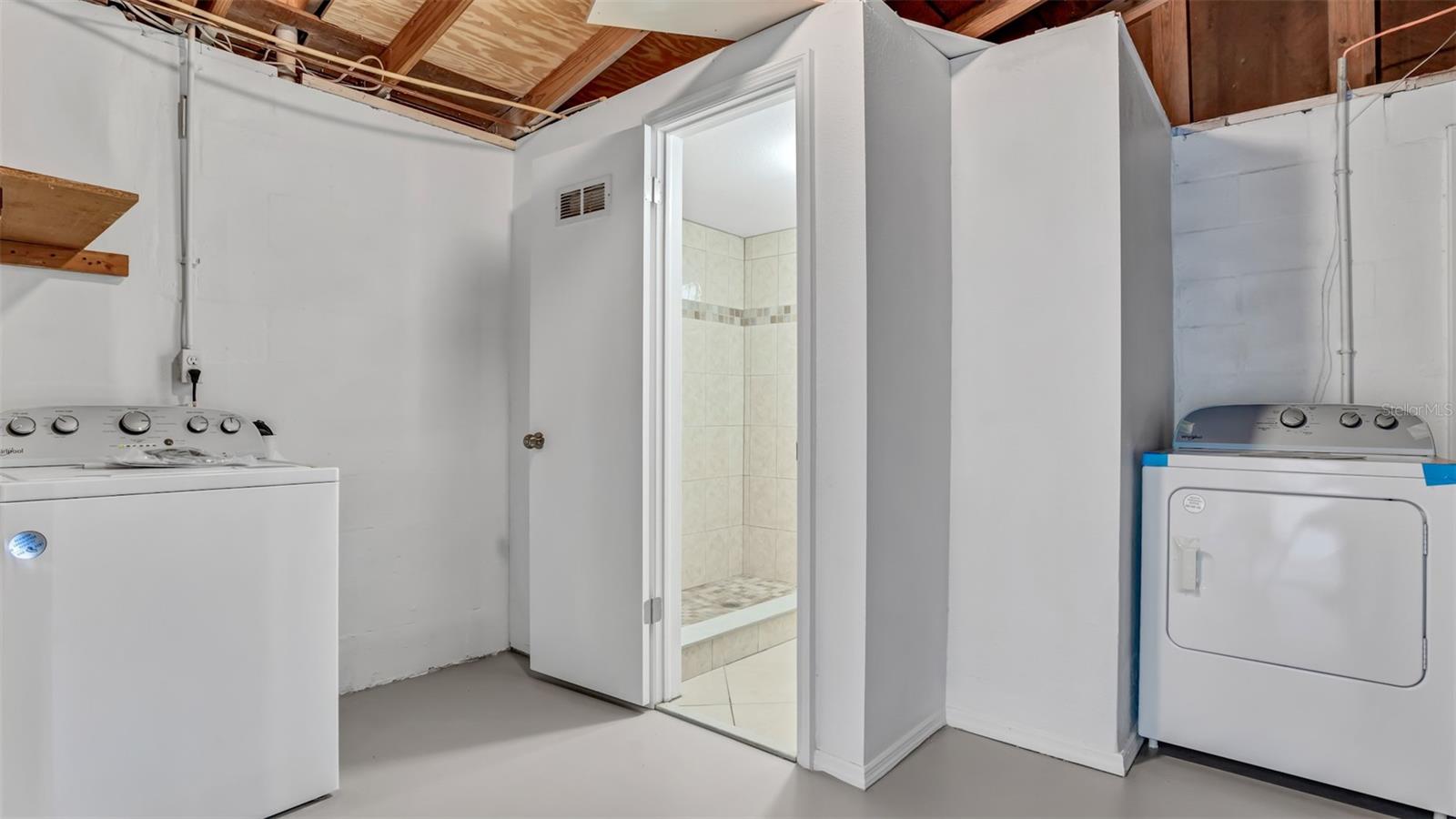 REGENCY PARK - Residential Lease