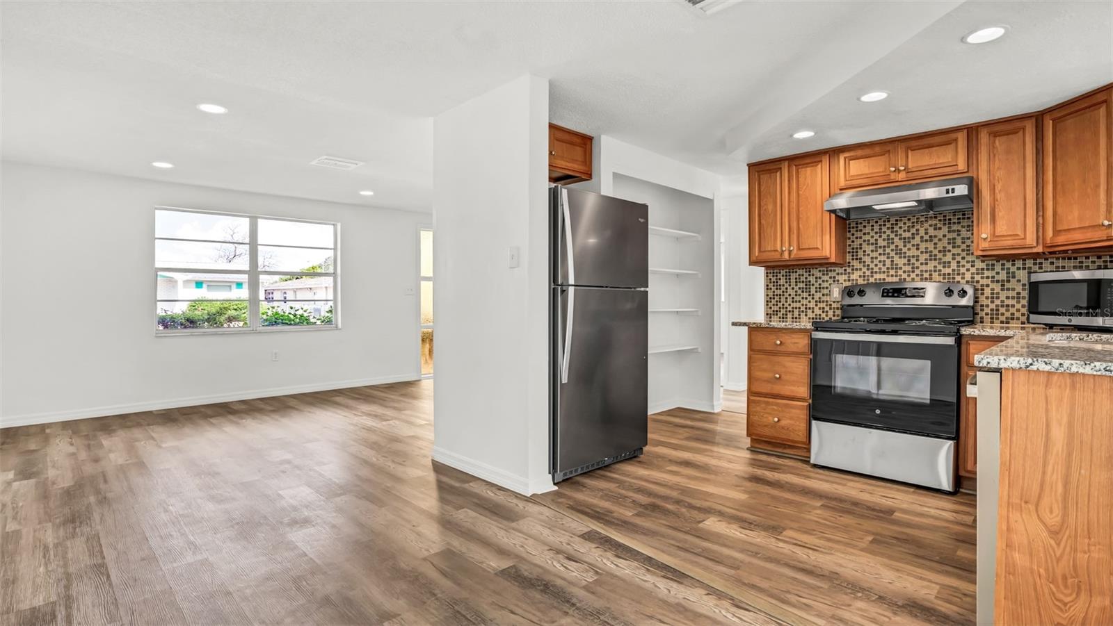 REGENCY PARK - Residential Lease