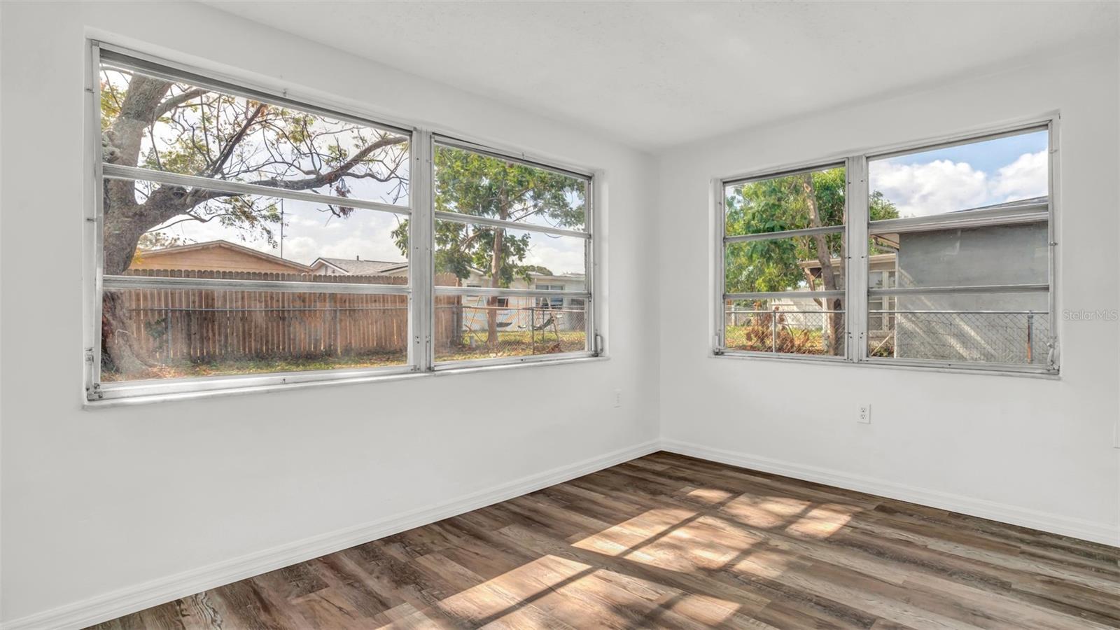 REGENCY PARK - Residential Lease