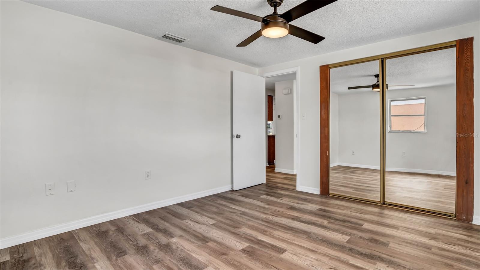 REGENCY PARK - Residential Lease