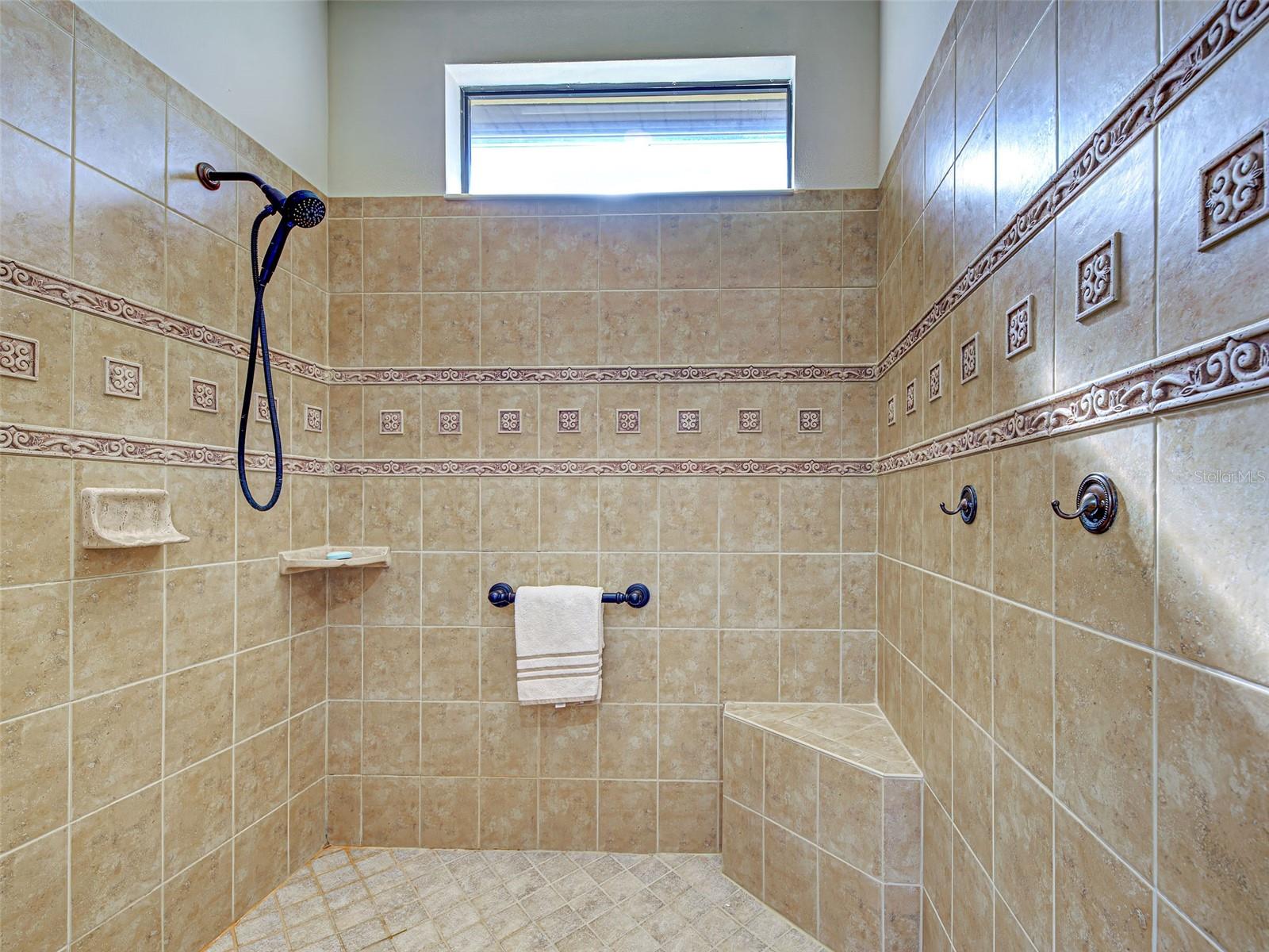 VENETIAN FALLS PH 2 - Residential