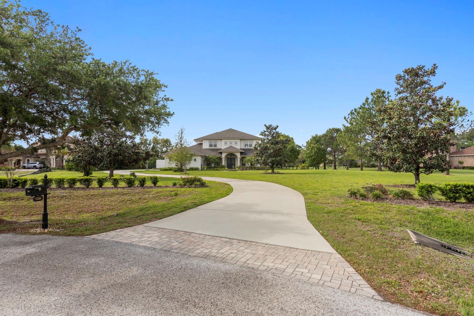 17253 BREEDERS CUP DRIVE