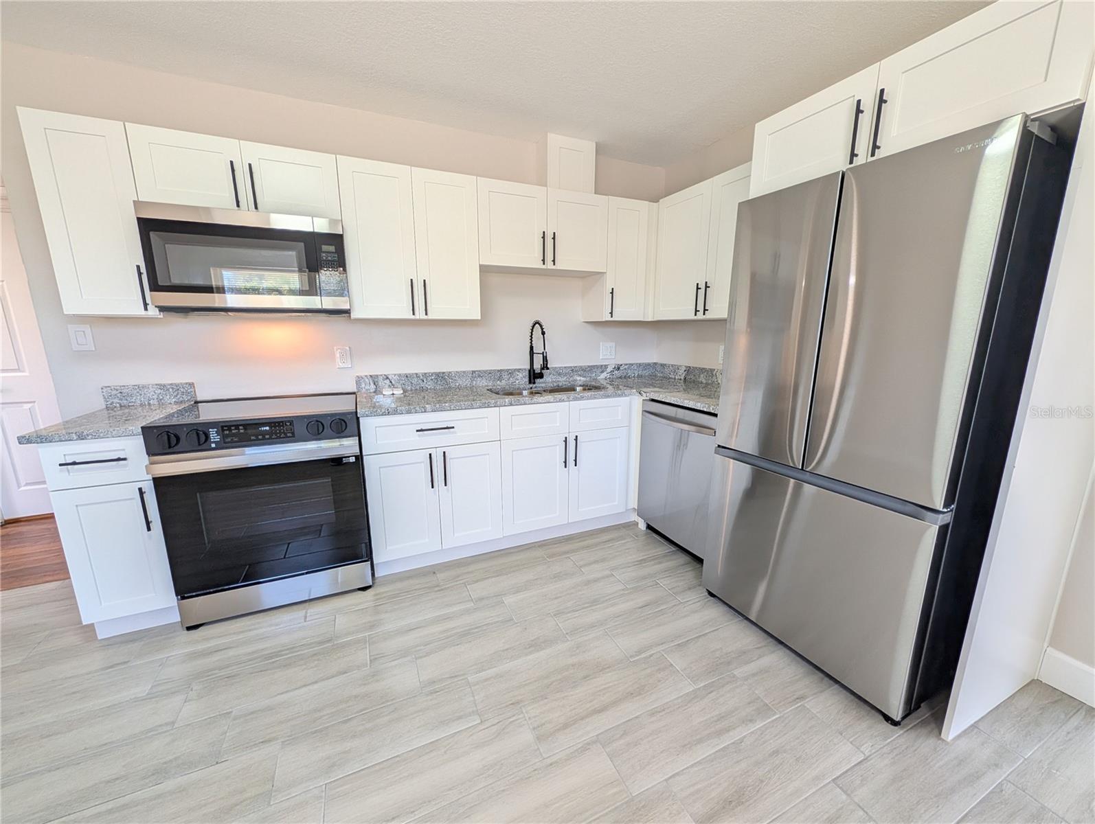 SOUTH SHADOW LAWN - Residential