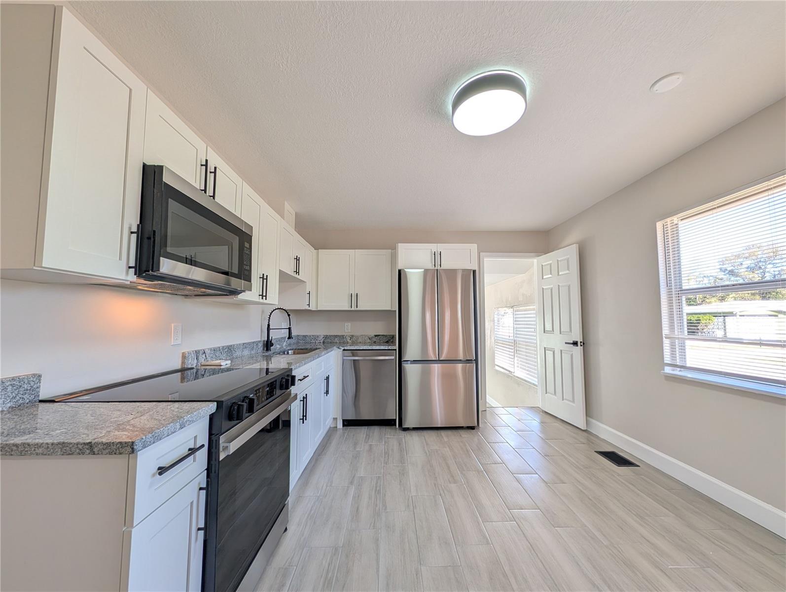 SOUTH SHADOW LAWN - Residential