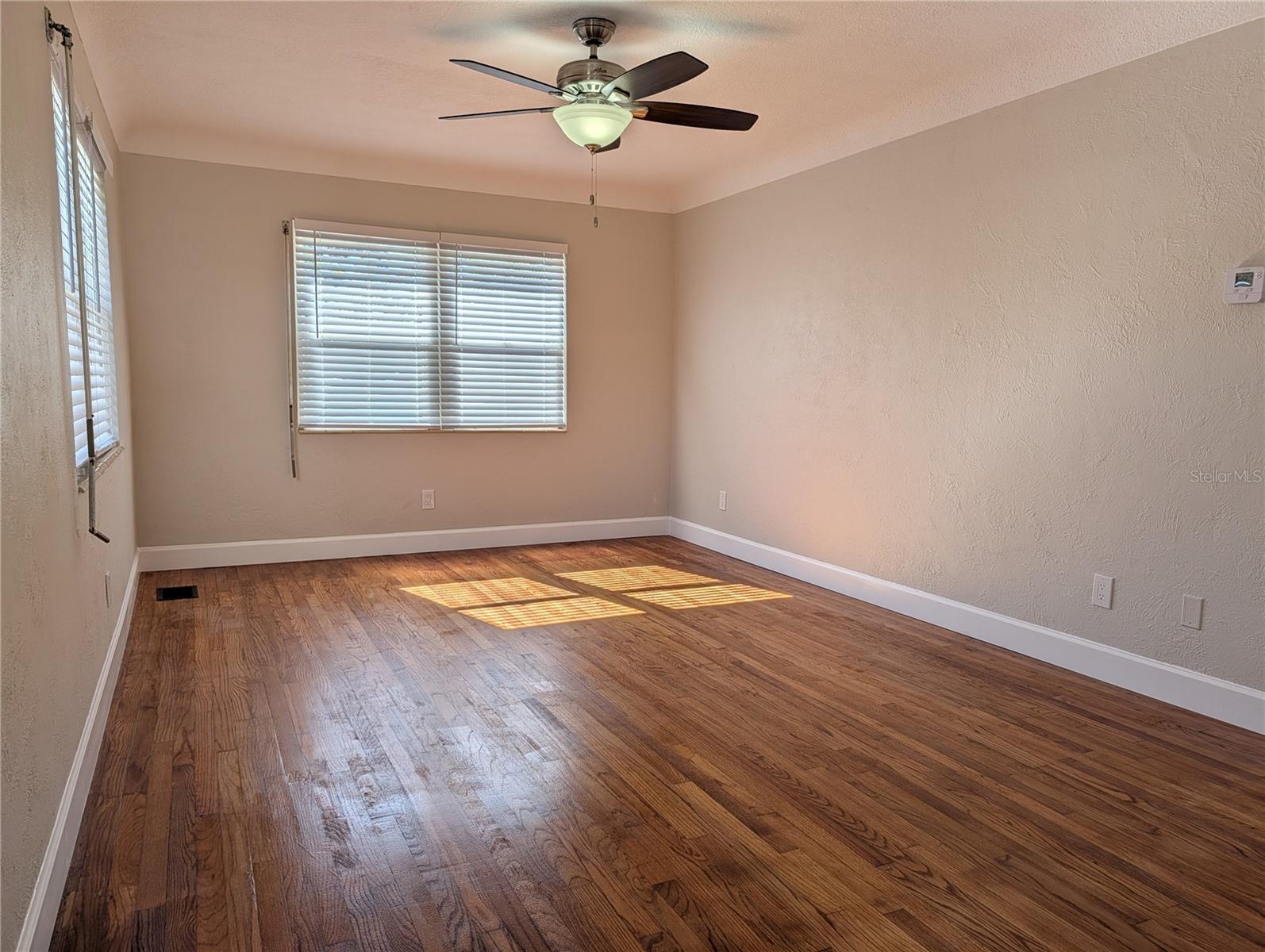 SOUTH SHADOW LAWN - Residential