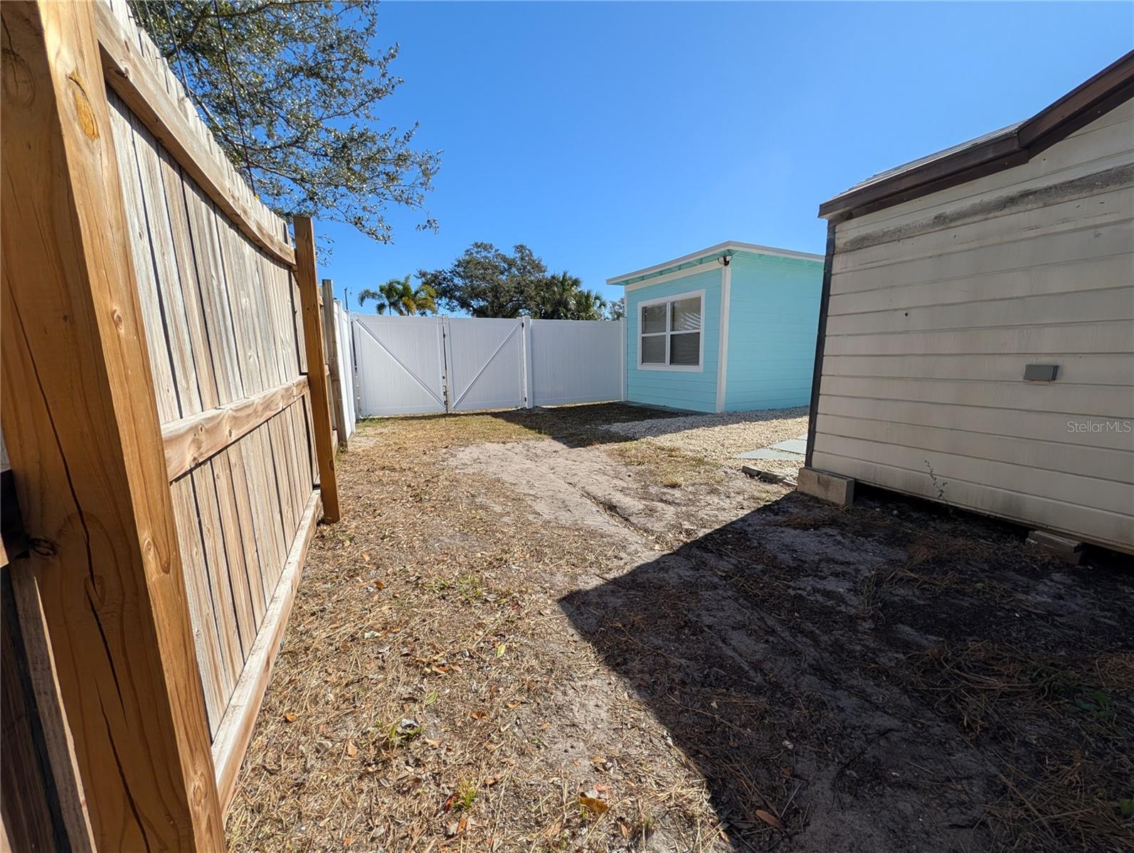 SOUTH SHADOW LAWN - Residential