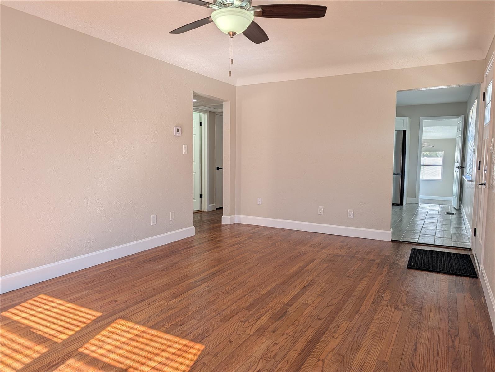 SOUTH SHADOW LAWN - Residential