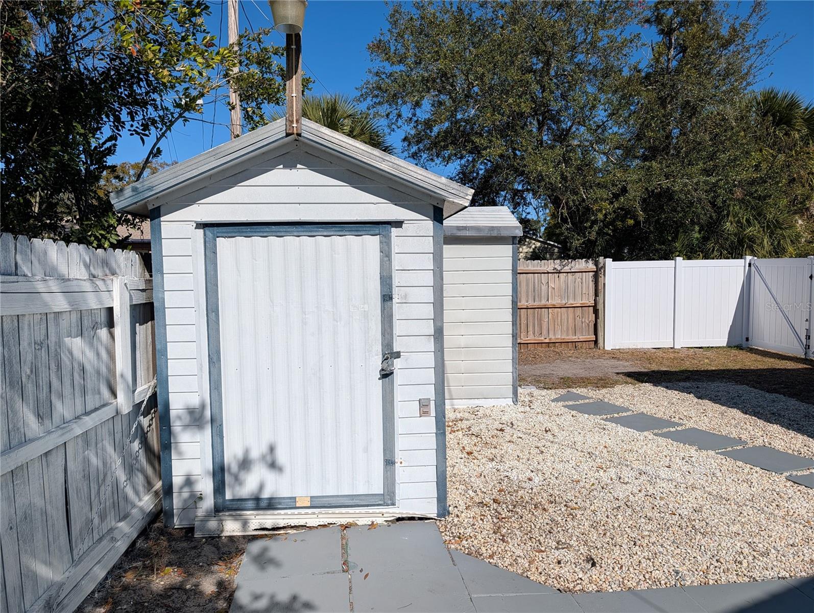 SOUTH SHADOW LAWN - Residential