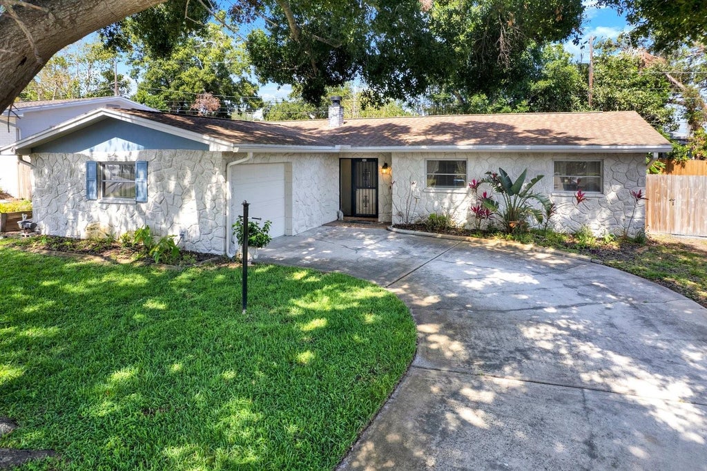 Photo of 8253 137th Lane, Seminole, FL 33776 (MLS # TB8549940)