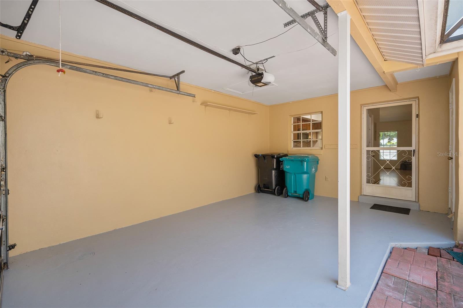 CHARLES TOWNE - Residential