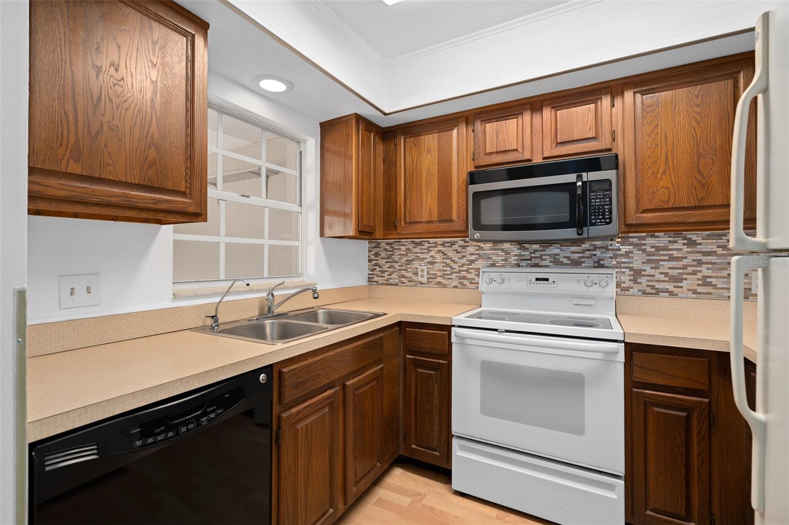 CHARLES TOWNE - Residential