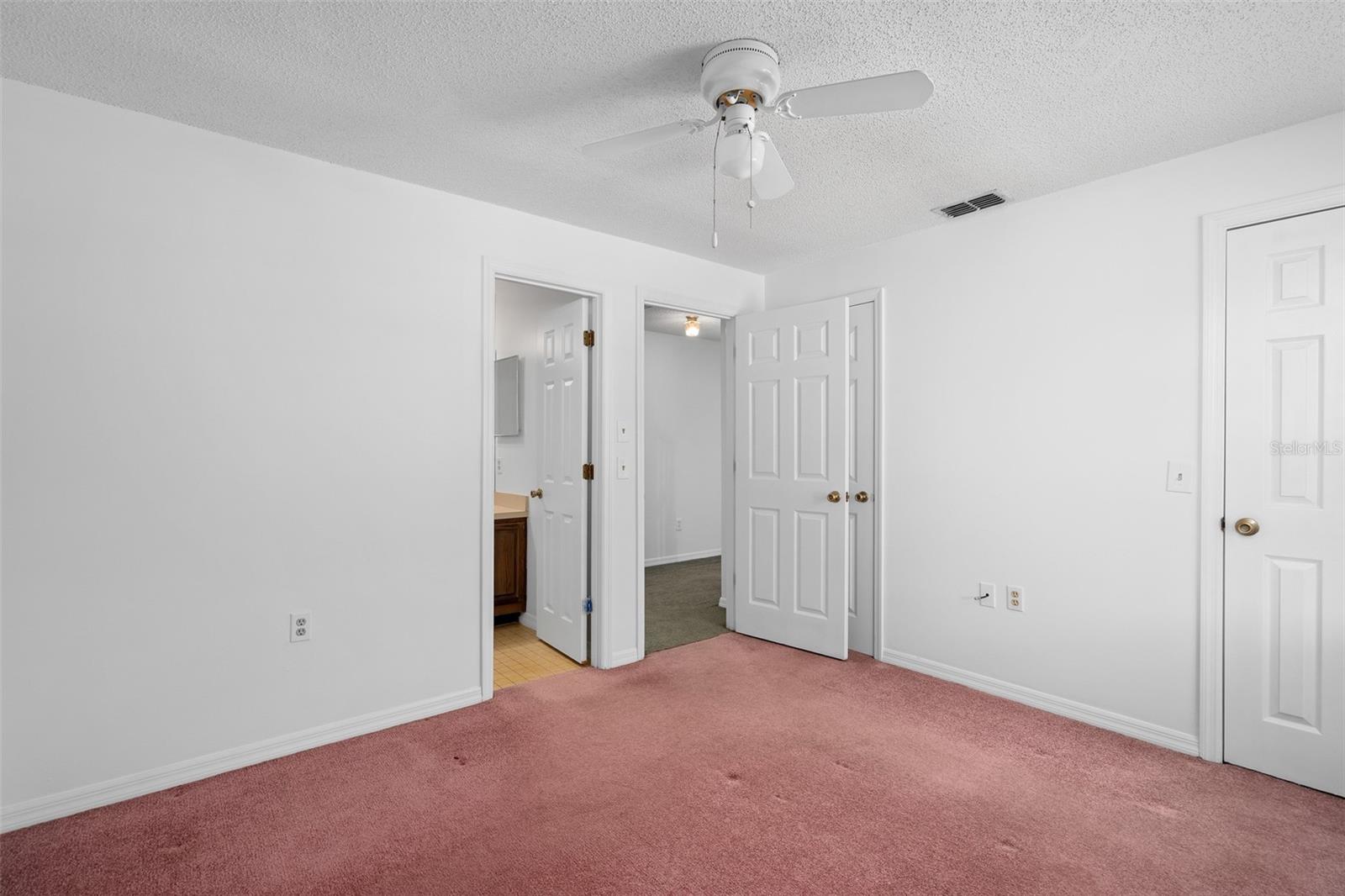 CHARLES TOWNE - Residential