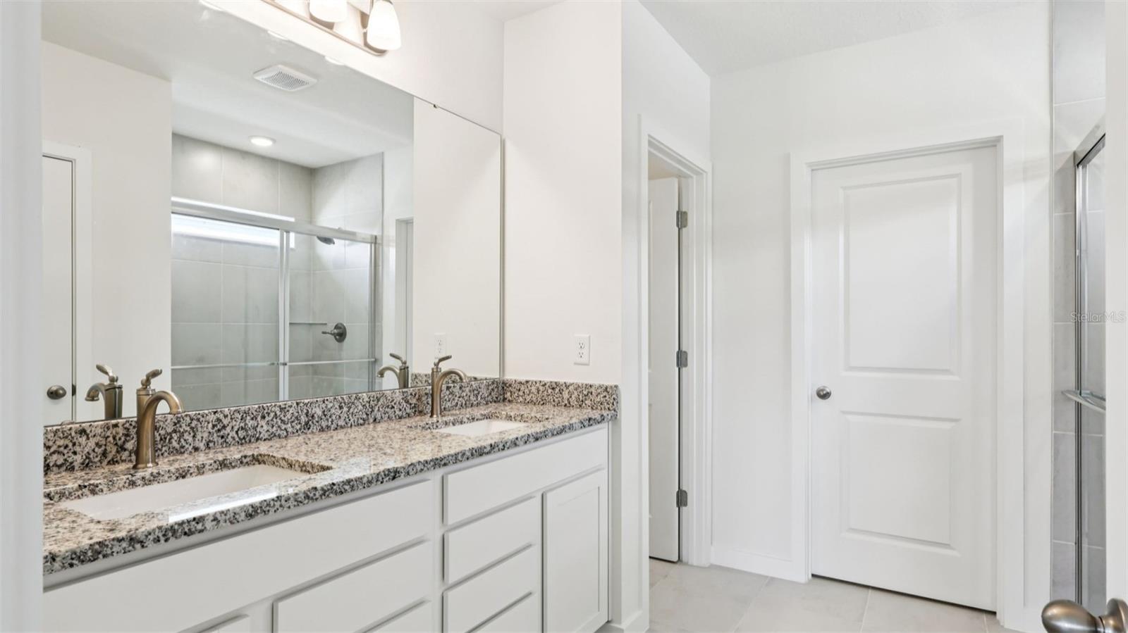 463 LIBERTY BEND