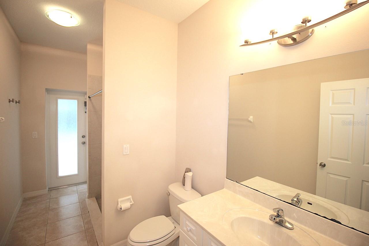 PALM COAST/EASTHAMPTON SEC 34 - Residential Lease