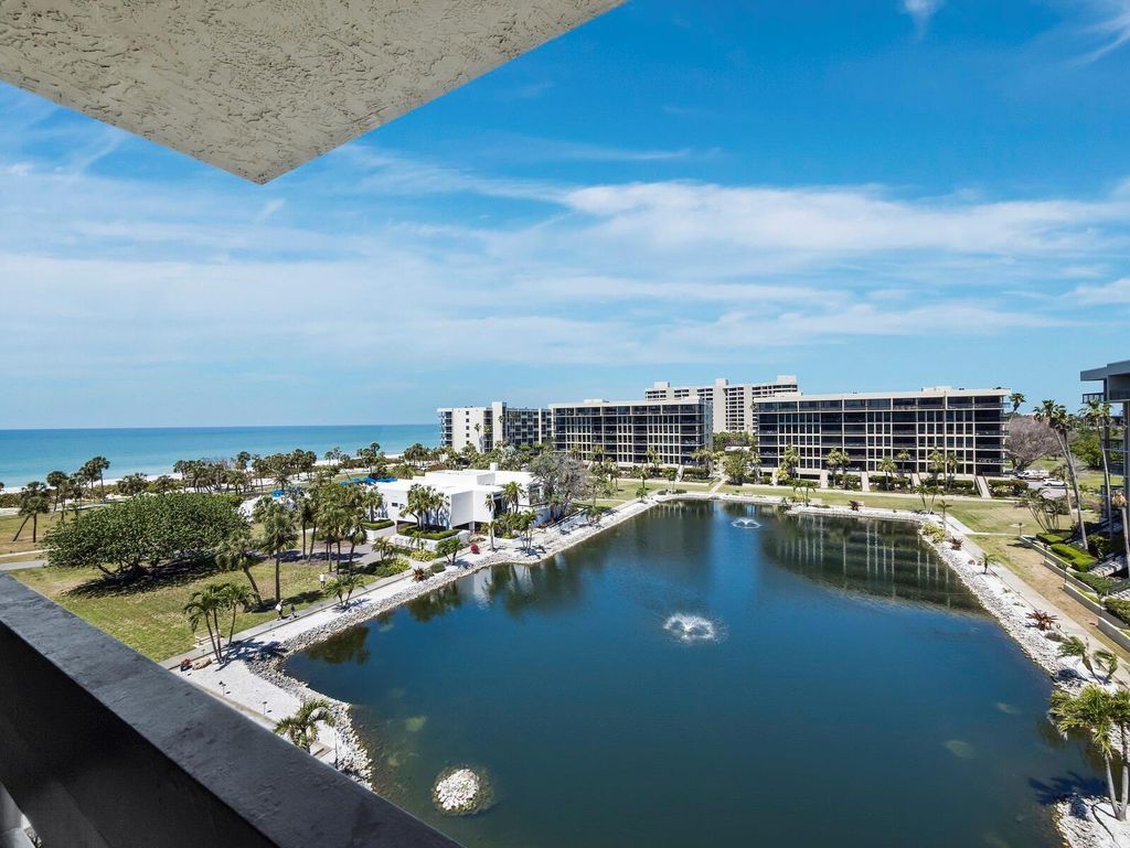 Photo of 1095 Gulf Of Mexico Drive #503, Longboat Key, FL 34228 (MLS # A4648009)