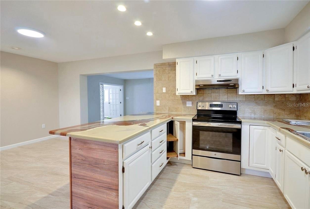 SKYLAKE - Residential Lease