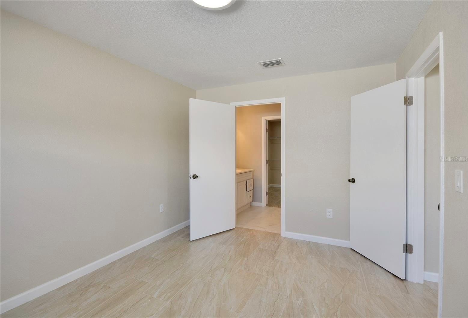 SKYLAKE - Residential Lease