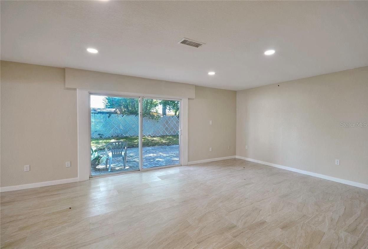 SKYLAKE - Residential Lease