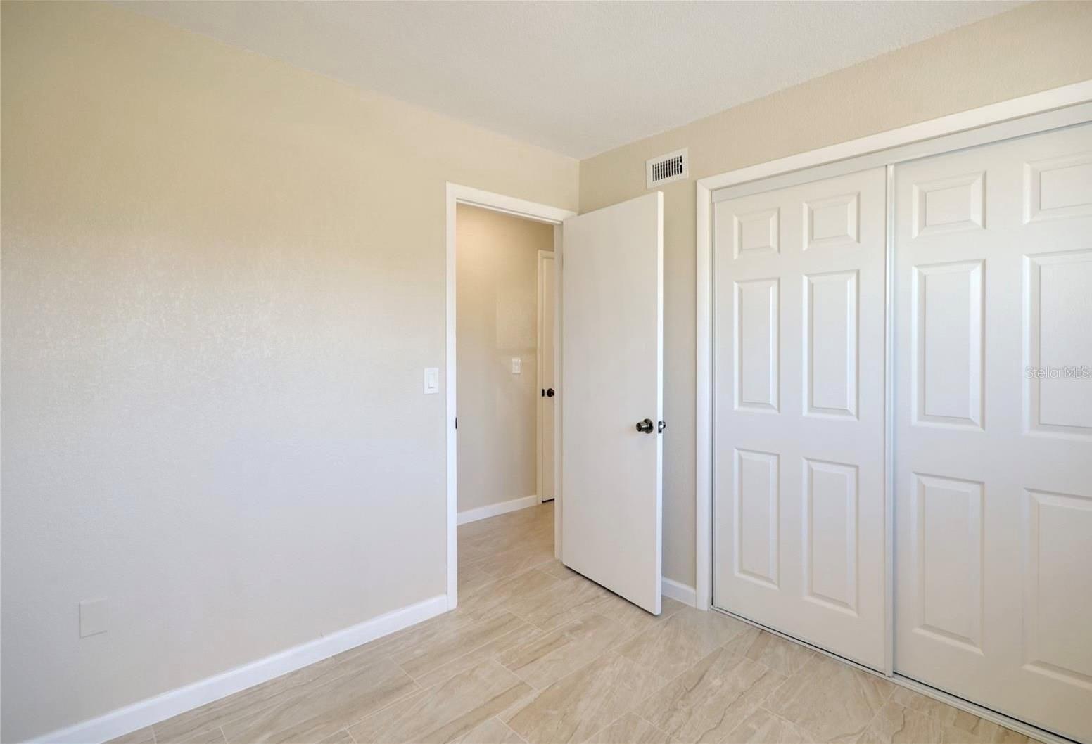 SKYLAKE - Residential Lease