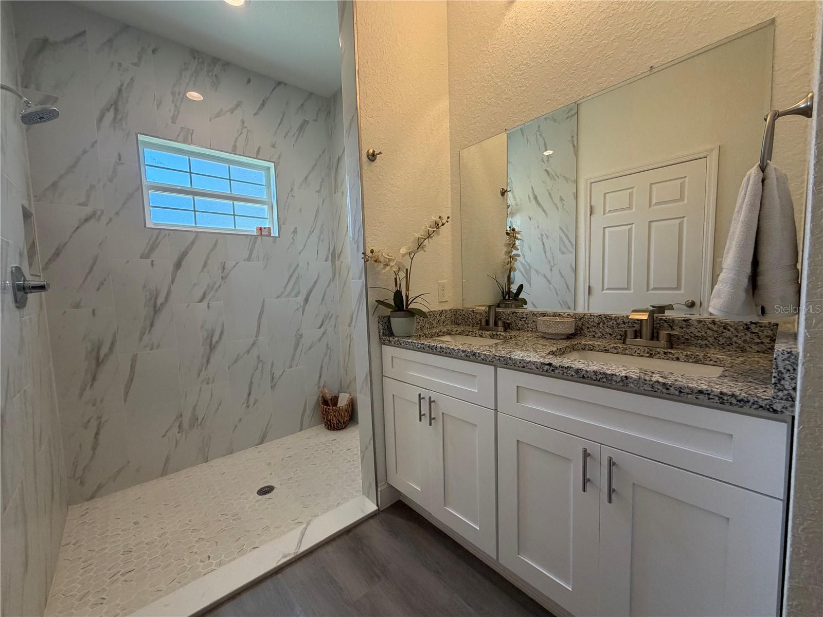 RAIBOW PARK UNIT 1 - Residential