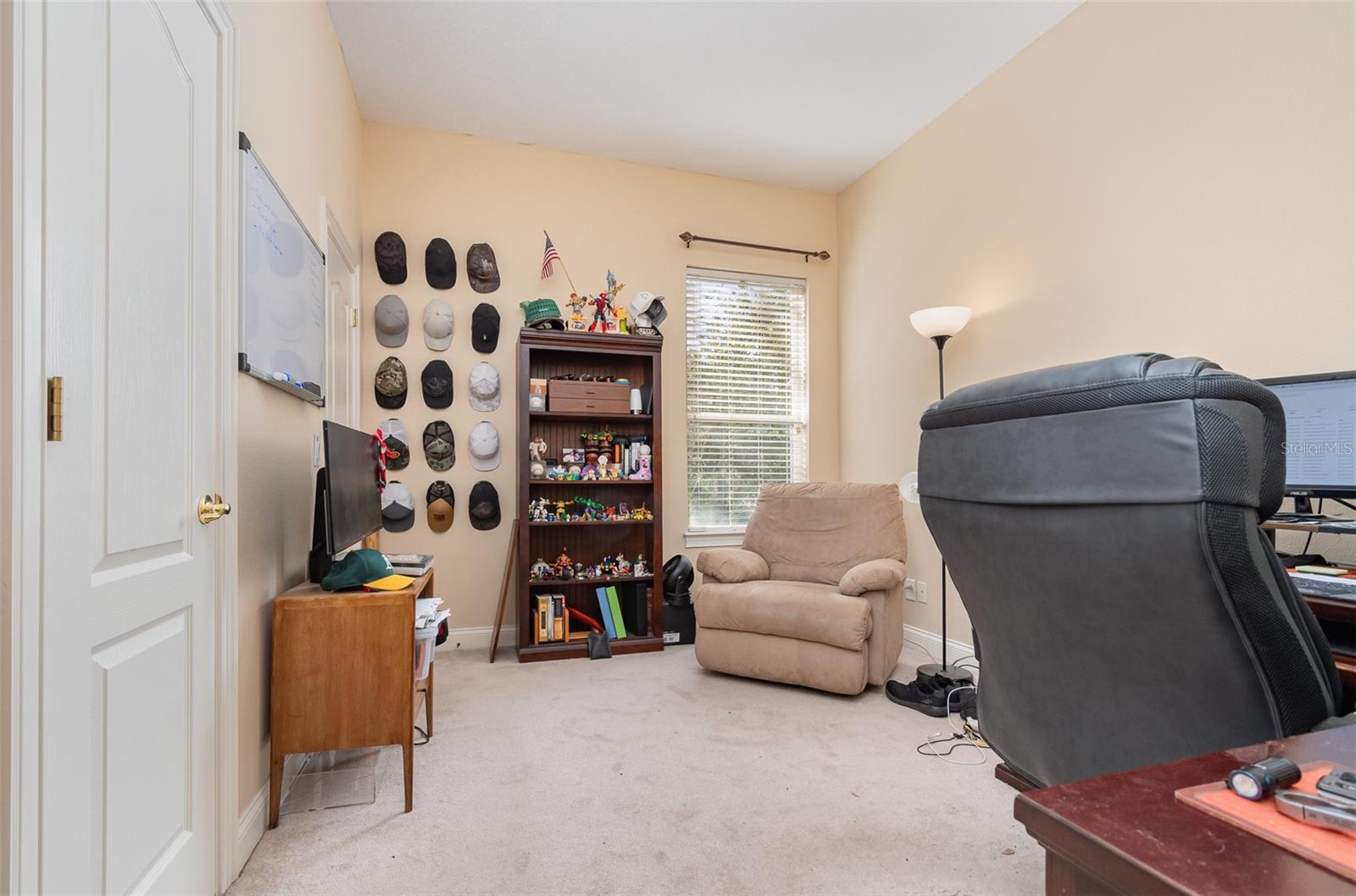 HEATHROW COUNTRY ESTATES - Residential