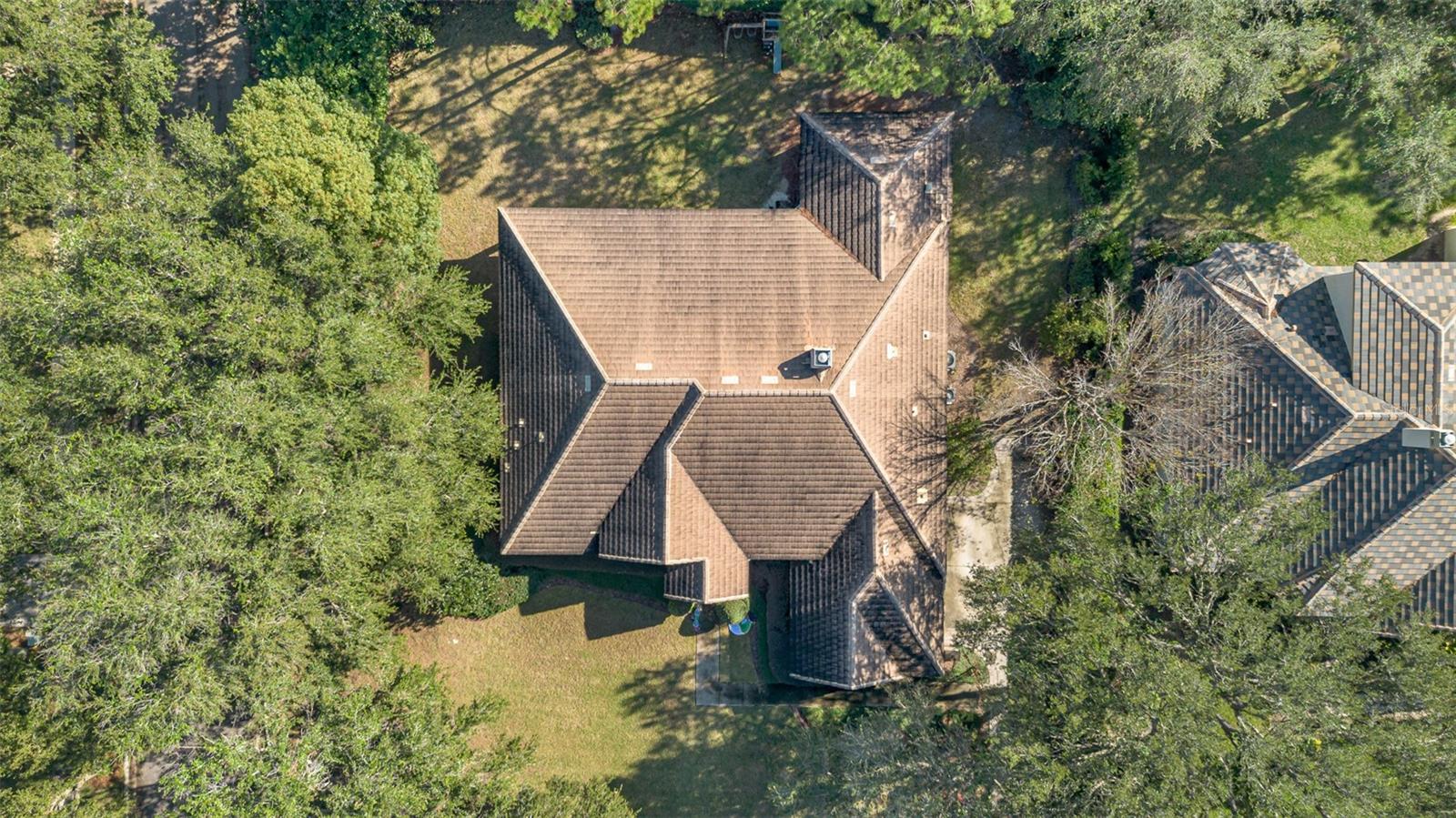 HEATHROW COUNTRY ESTATES - Residential