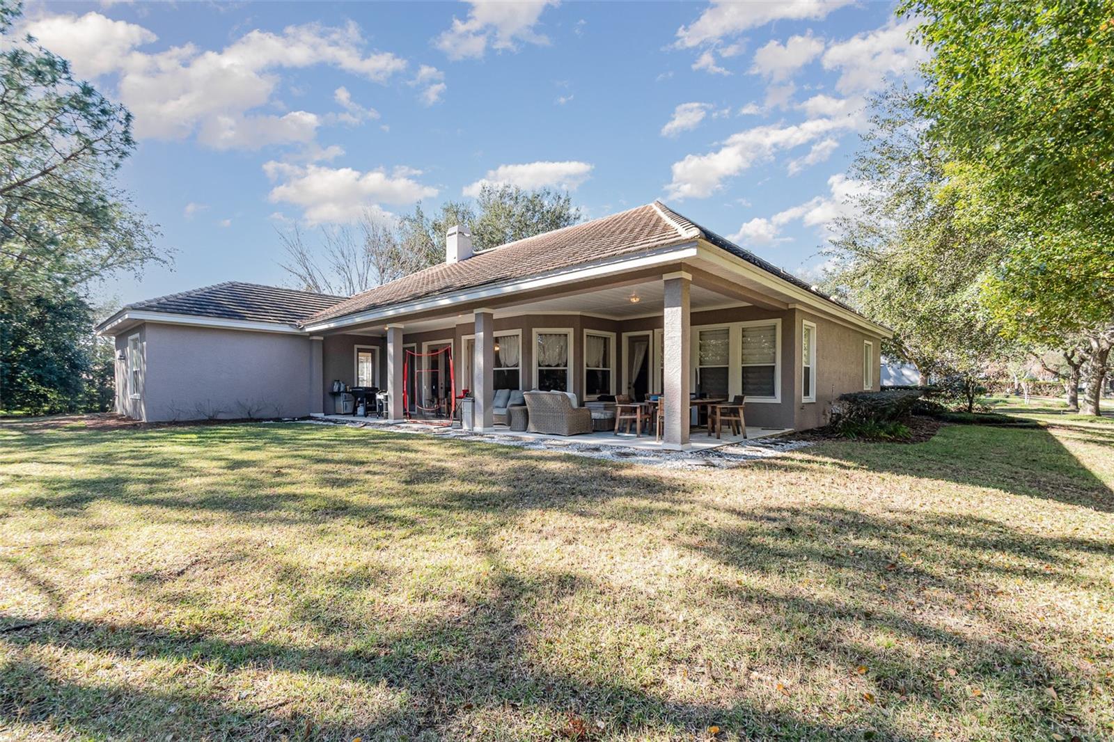 HEATHROW COUNTRY ESTATES - Residential