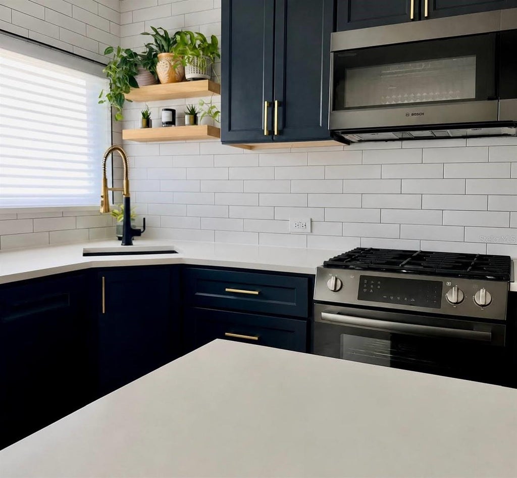 Photo of 8 E Cypress Street, Winter Garden, FL 34787 (MLS # O6427158)