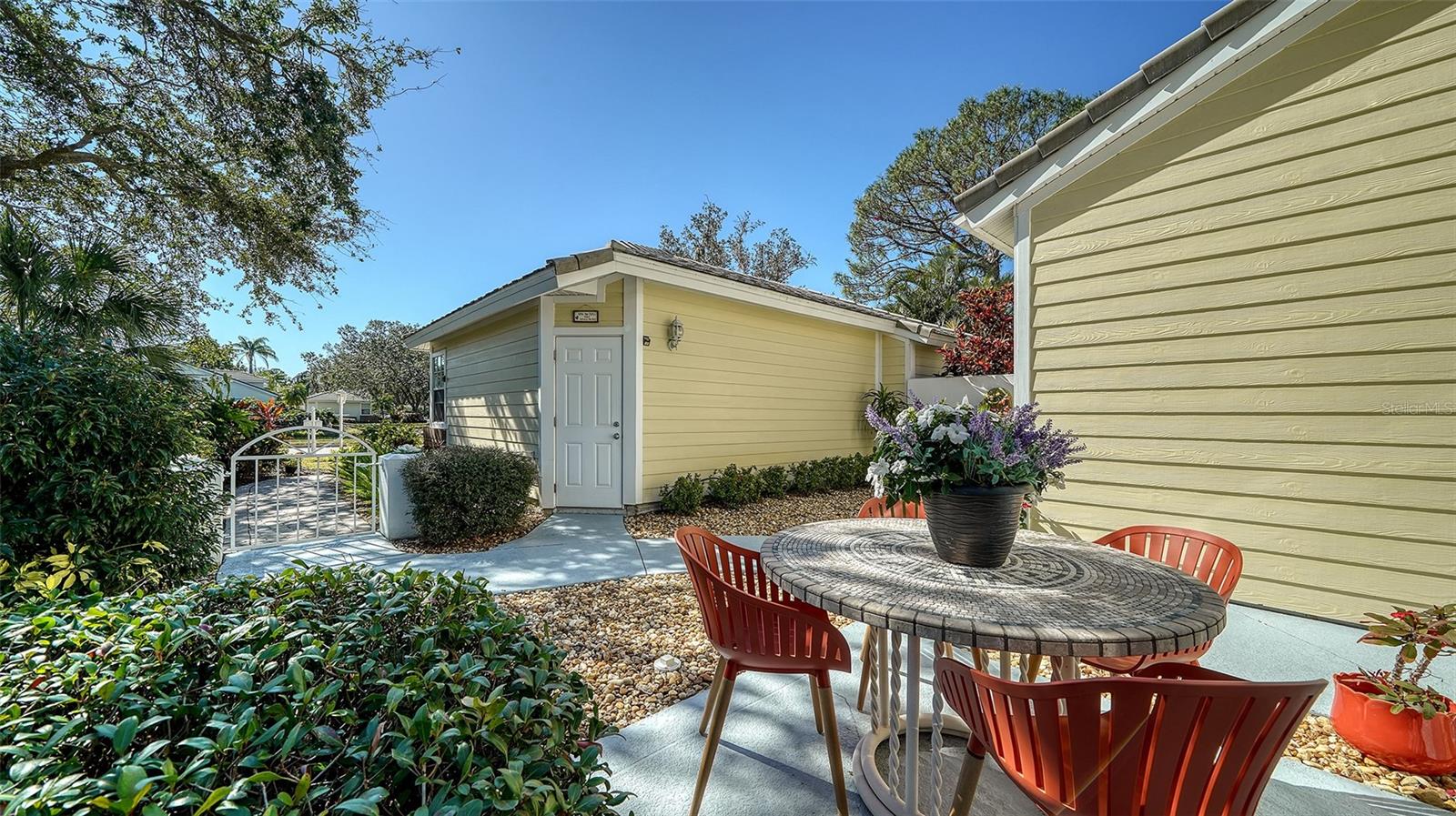 7628 WHITEBRIDGE GLEN