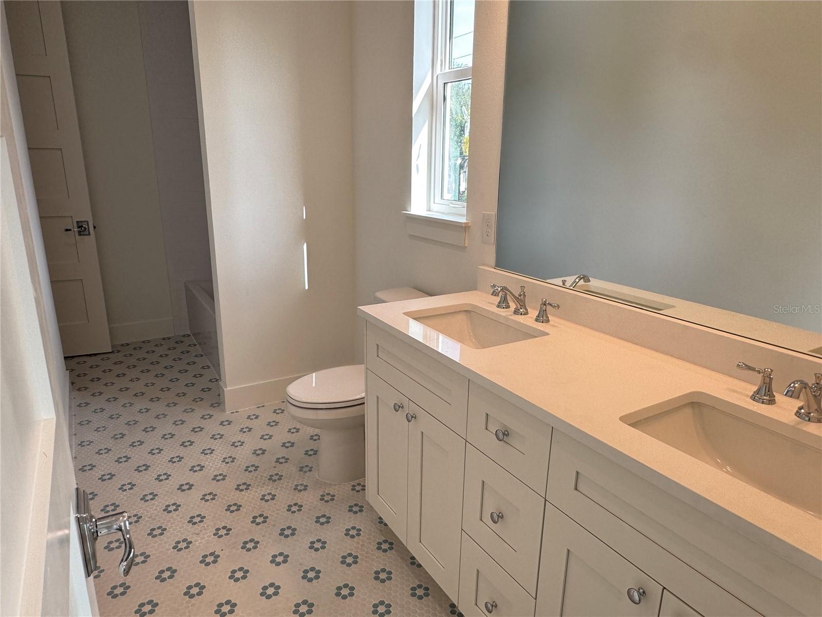 INTERBAY - Residential