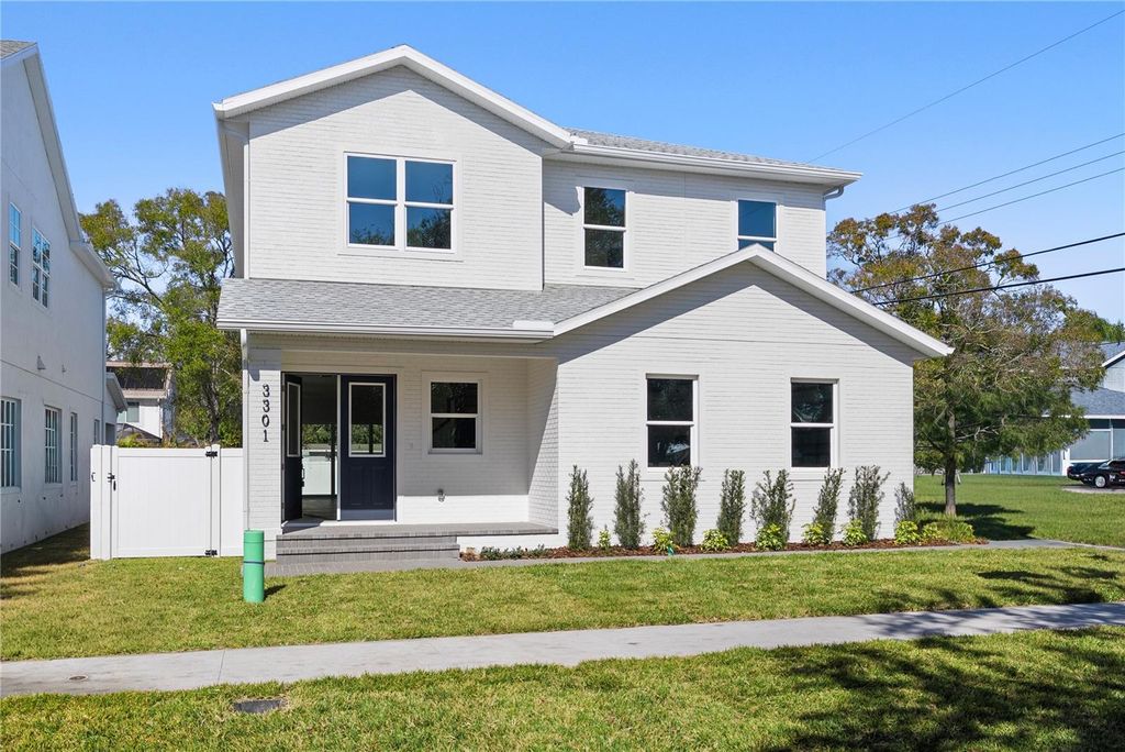 Photo of 3301 W Iowa Ave, Tampa, FL 33611 (MLS # TB8460844)